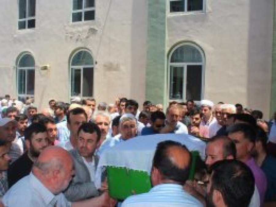 HÜDA PAR Sözcüsü Yavuz'un annesi defnedildi