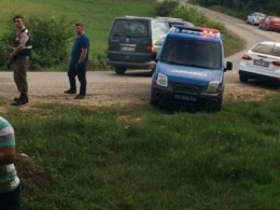 Suriyeli hamile kadını çocuğuyla birlikte öldürdüler