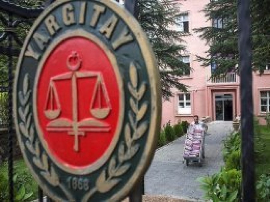 Yargıtay'dan FETÖ'nün darbe girişimine ilişkin ilk karara onama