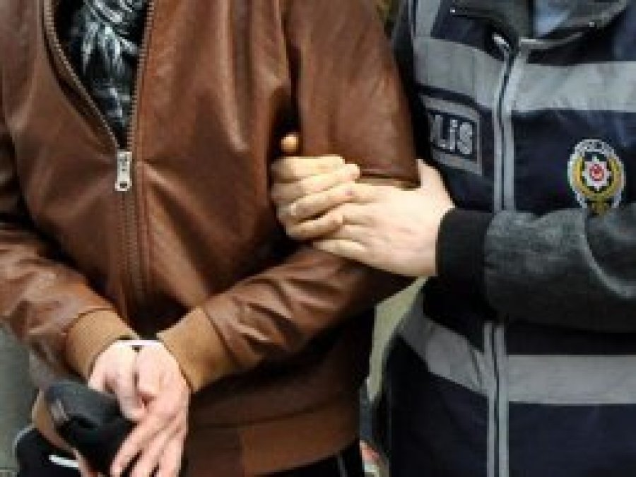 İzmir'de El Nusra operasyonu: 8 gözaltı 