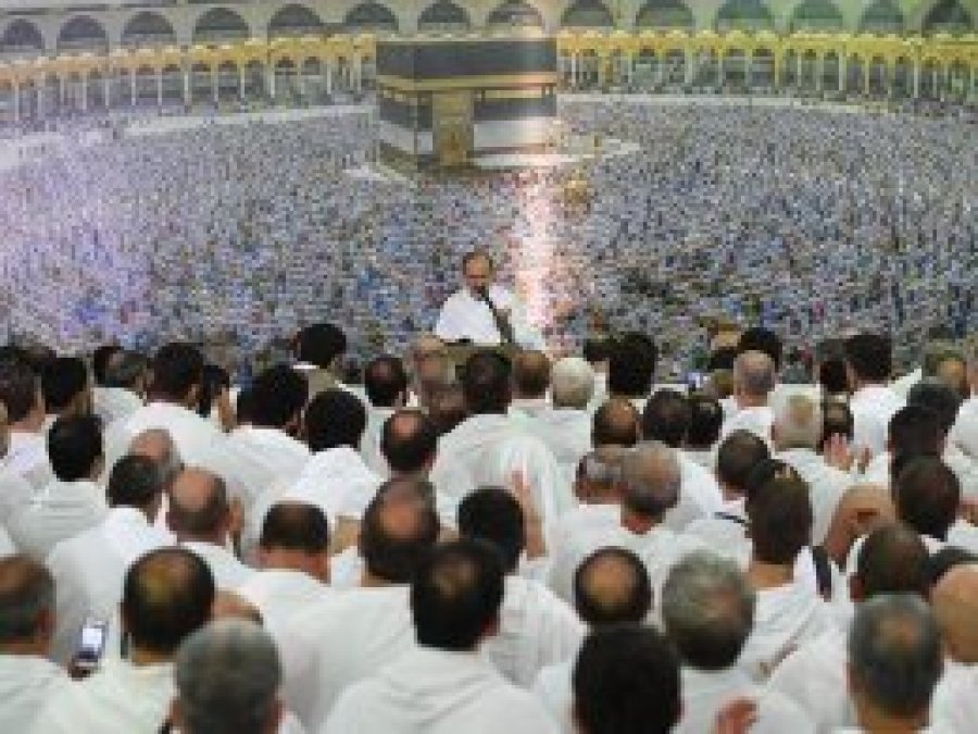 Milyonlarca hacı adayı Arafat vakfesinde