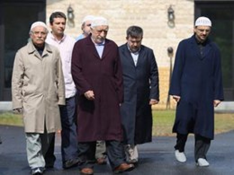 Namaz kıldığı için askeri azarlamış