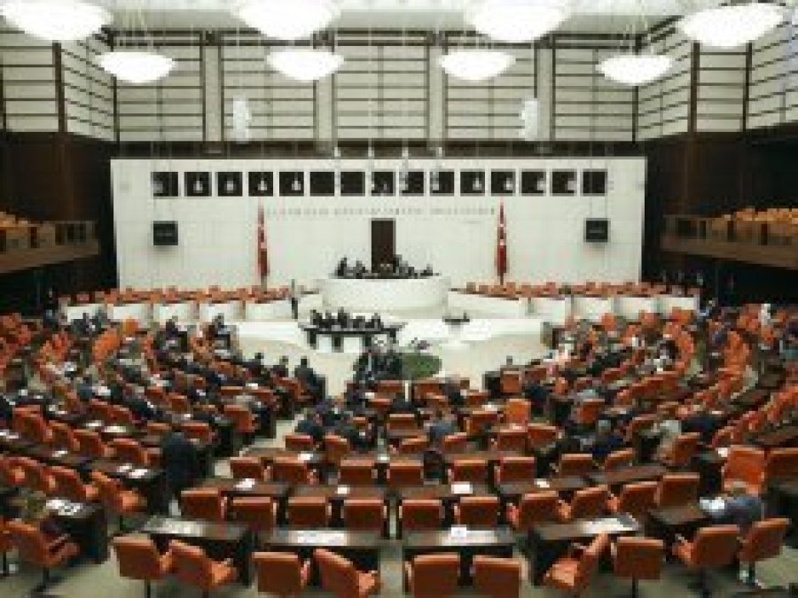 Irak ve Suriye tezkeresi TBMM'ye sunuldu