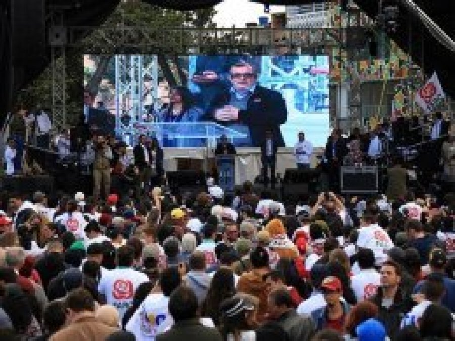 Kolombiya'da FARC seçim çalışmalarına başladı