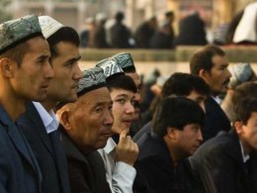 Doğu Türkistan Müslümansızlaştırılmaya çalışılıyor