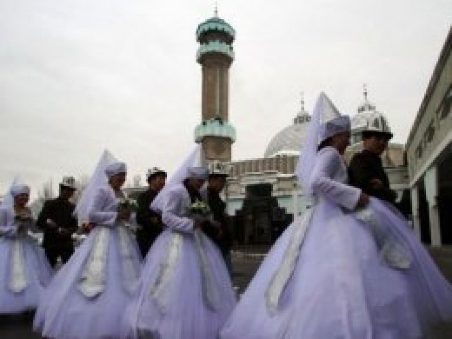 Kazakistan'da cami dışında dini nikah kıymak yasaklanıyor