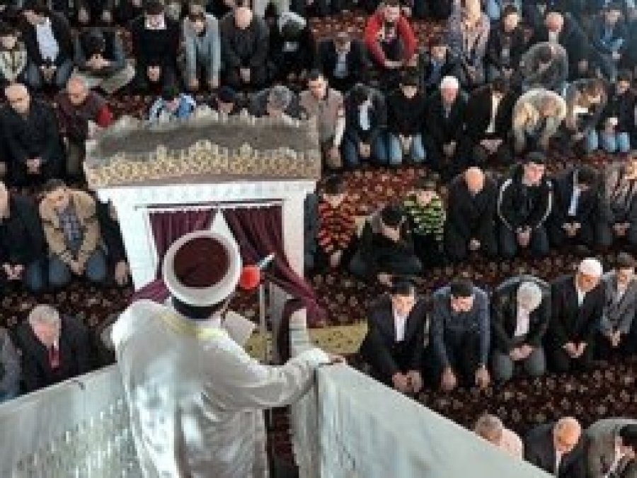 Hollanda'dan Diyanet'in 'Cihat hutbesi'ne inceleme