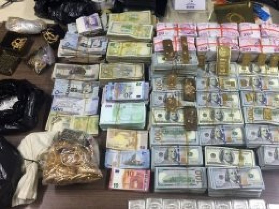 İstanbul'da yakalanan 2 IŞİD'liden servet çıktı