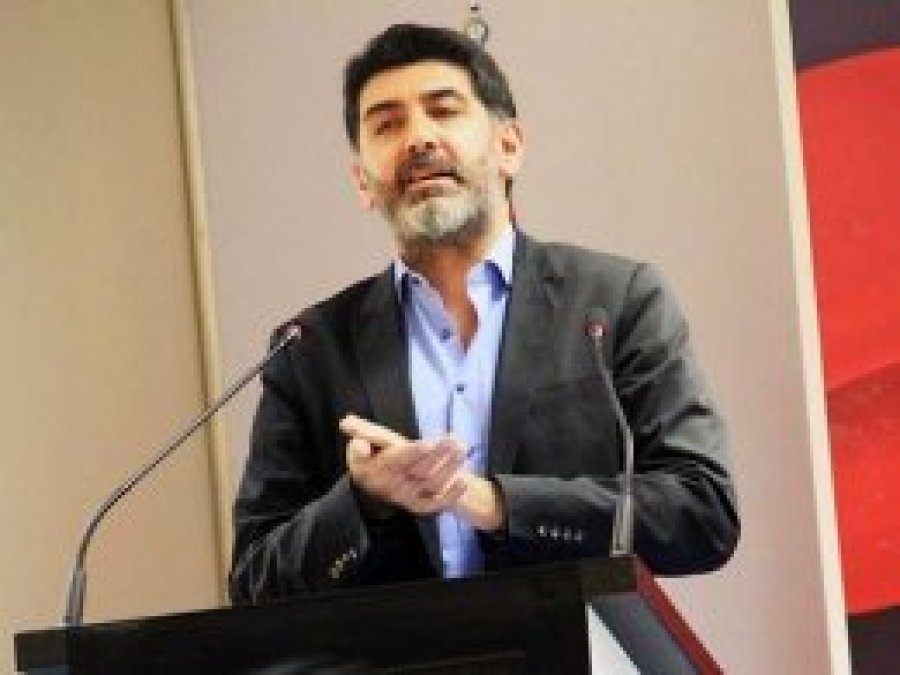 Levent Gültekin'den "siyasete el koyma" çağrısı
