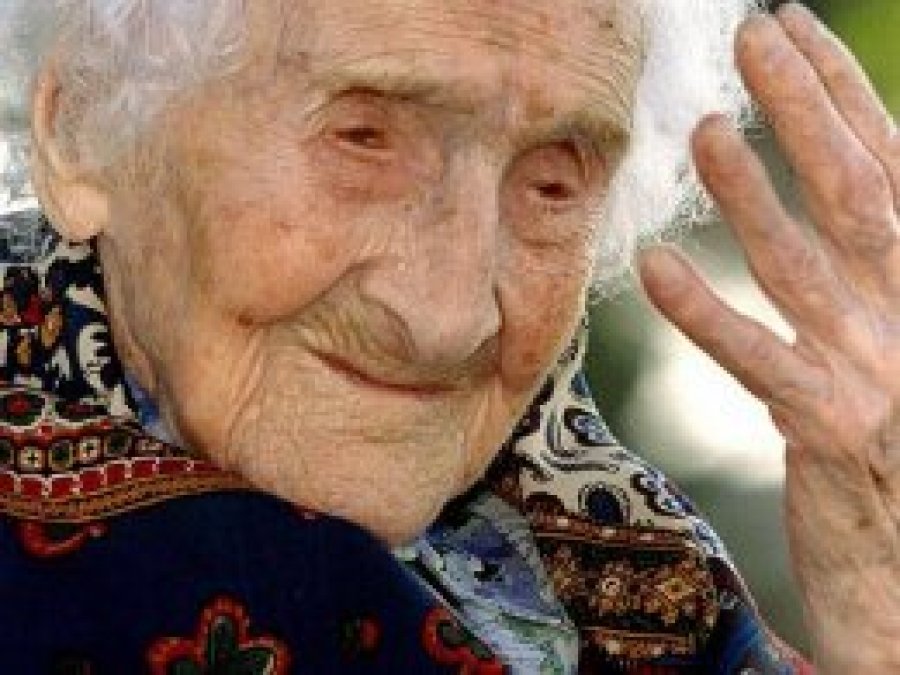 Alzheimer'ın gelişimi ilk belirtiler görülmeden önce izlenebilecek
