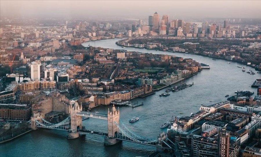 Londra Köprüsü'nde bıçaklı saldırı iddiası