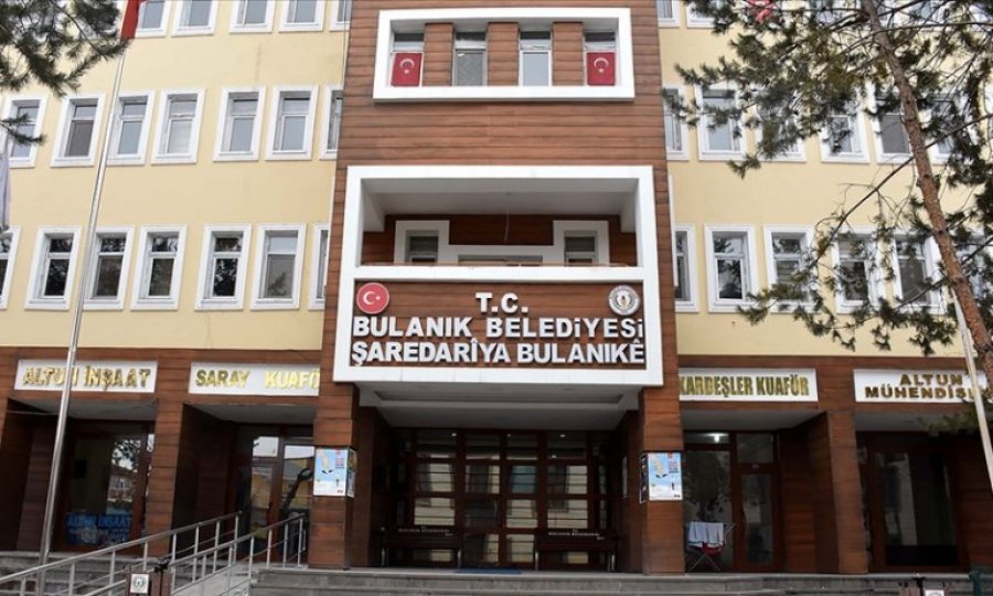 Türkiye'de 4 belediye başkanı daha görevden alındı