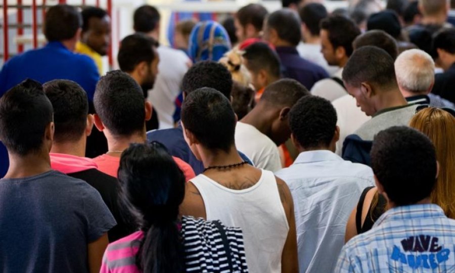 Almanya'ya iltica başvuruları azalıyor