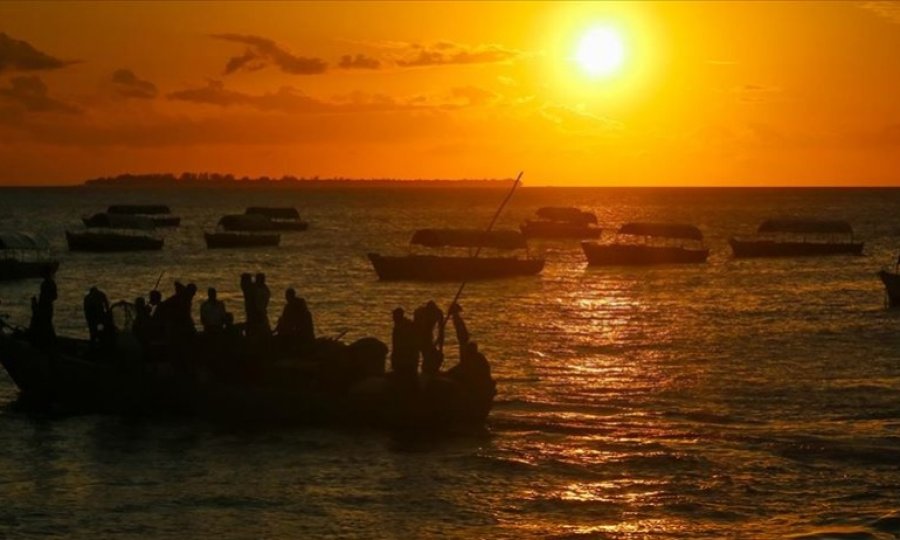 Benin'de ayine gidenleri taşıyan tekne battı: 100 ölü
