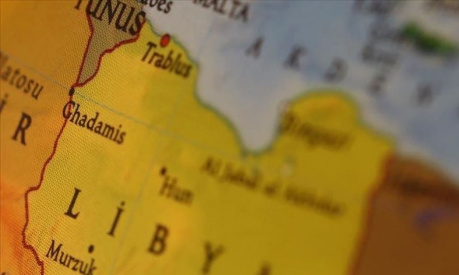 Libya'da Hafter'e bağlı güçler Zaviye Petrol Kompleksini bombaladı