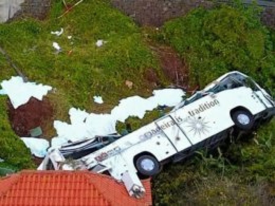 Portekiz’de otobüs kazasi: En az 29 kişi öldü