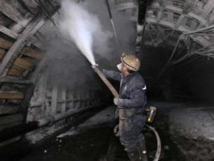 Dünyada 40 milyondan fazla işçi elleriyle maden çıkarıyor