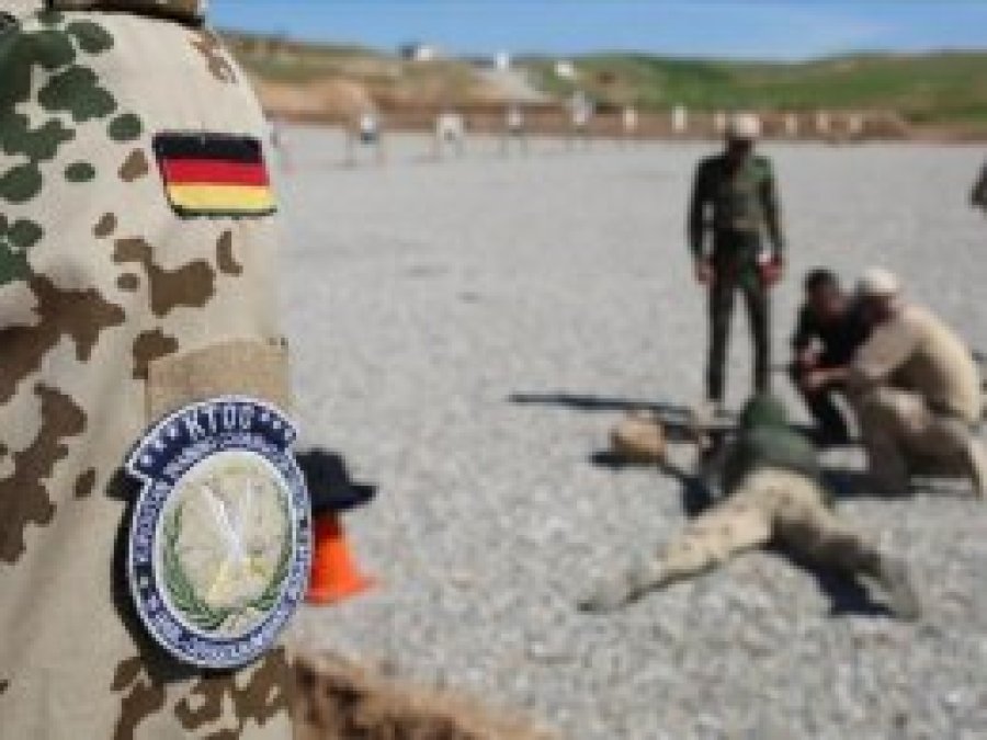 Almanya Irak’ta askerlere ve peşmergelere verdiği eğitim faaliyetini askıya aldı