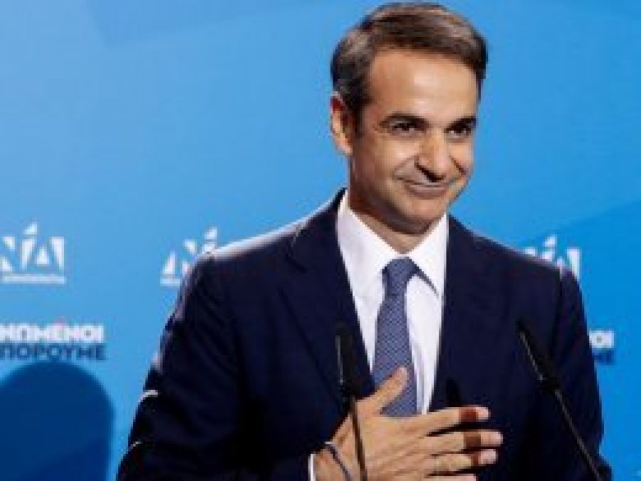 Yunanistan'da seçimin galibi Miçotakis
