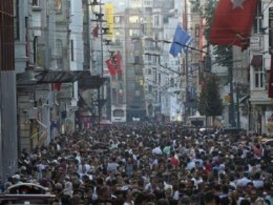 Türkiye'de  'Dindarım' diyenlerin oranı yüzde 7.8, 'İslamcı' 4.5