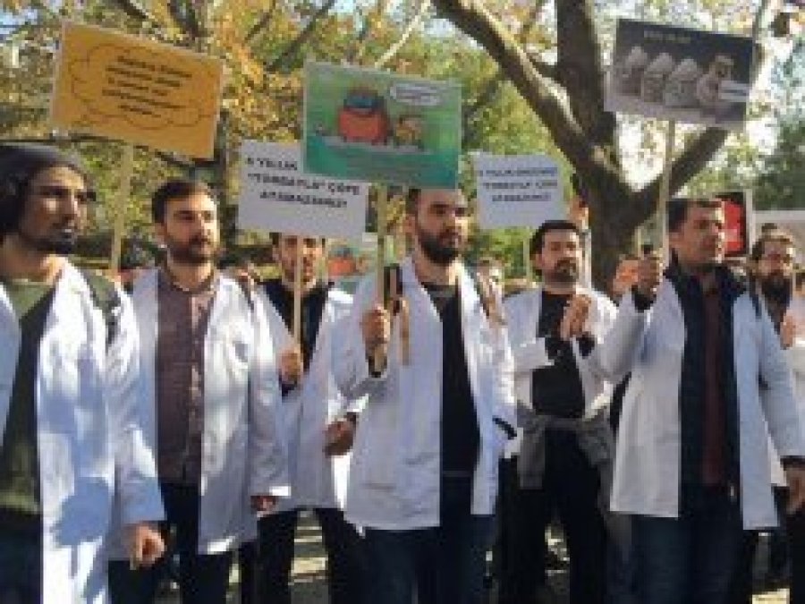 Türkiye'de yabancı doktor tartışması büyüyor