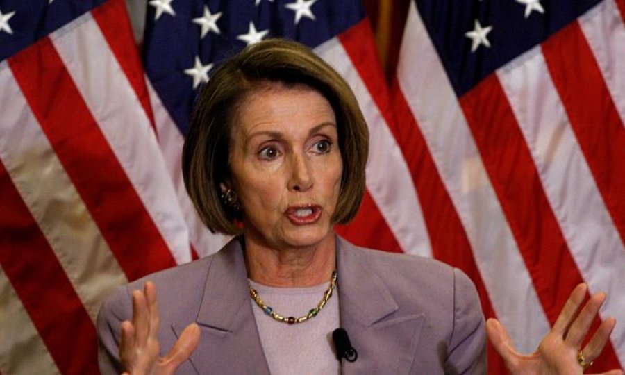 Pelosi: Trump'a yönelik azil maddelerini Senato'ya yolluyoruz