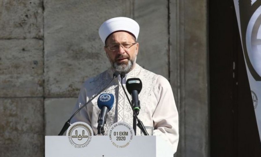 Erbaş: Gayrimeşru ilişkileri sıradanlaştıran yayınlar yapmak milletimize karşı işlenen büyük bir suçtur