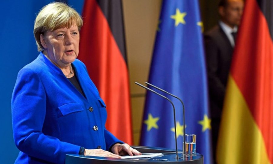 Merkel'den Türkiye'ye vize serbestisi açıklaması