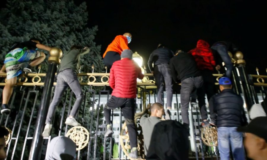 Kırgızistan'da darbe girişimi