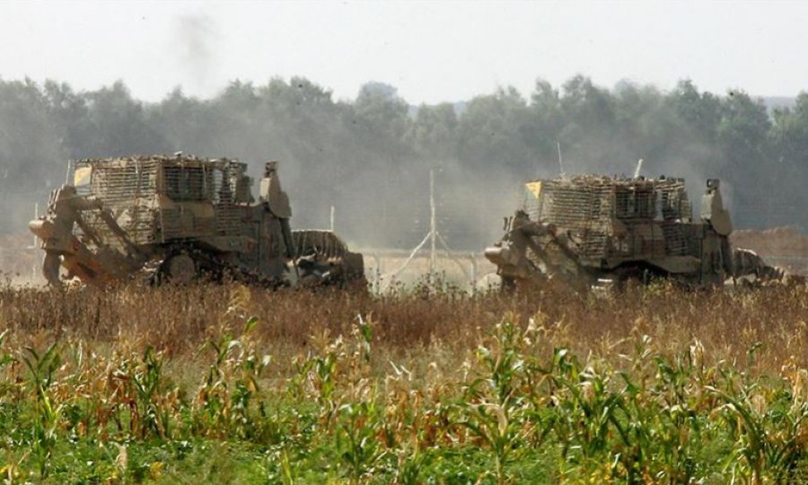 İsrail güçleri Gazze sınırındaki tarım arazilerine buldozerlerle zarar verdi