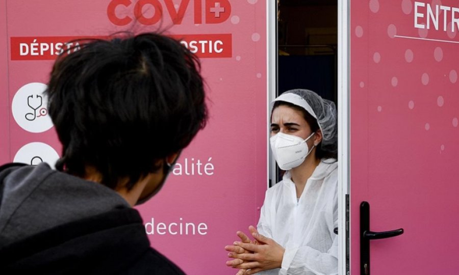 Fransa'da son 24 saatte 9 bin 784 Kovid-19 vakası tespit edildi