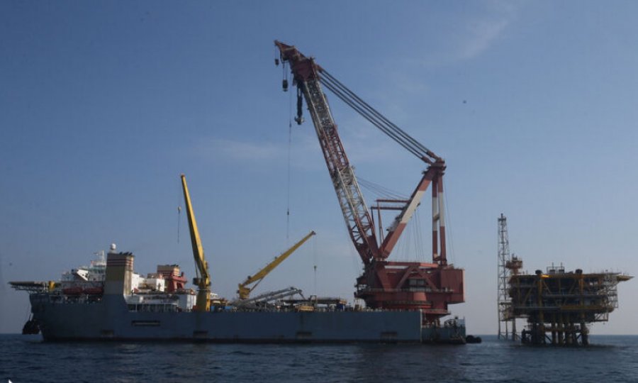 İran'ın petrol ihracatı hiçbir zaman durdurulmadı