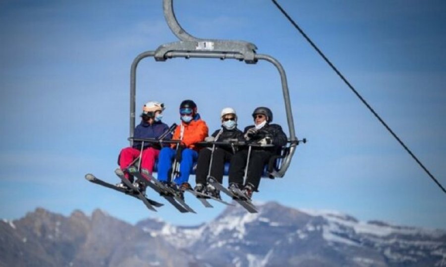 İsviçre'de panik: Kayağa gelen binlerce İngiliz turistin peşine düştüler