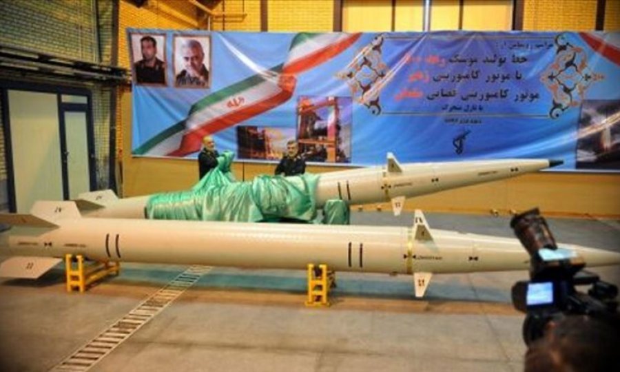 İran, Raad-500 balistik füzesini tanıttı