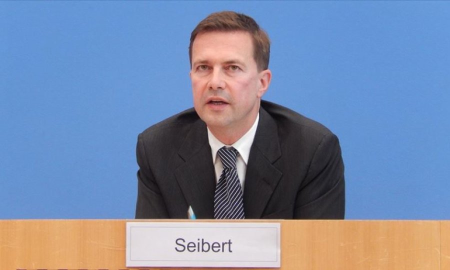 Alman Hükümet Sözcüsü Seibert: Camilere saldırılar iğrenç davranış