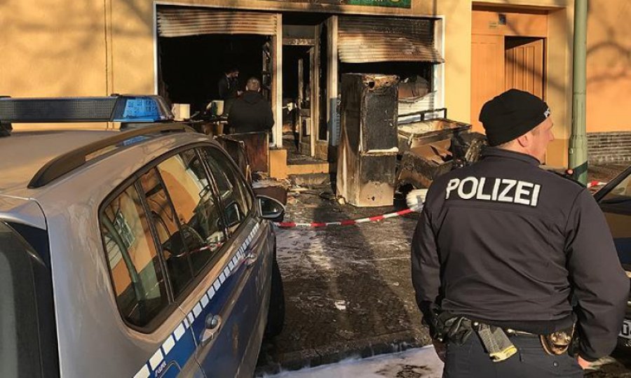 Almanya’da cami kundakçısına 3,5 yıl hapis