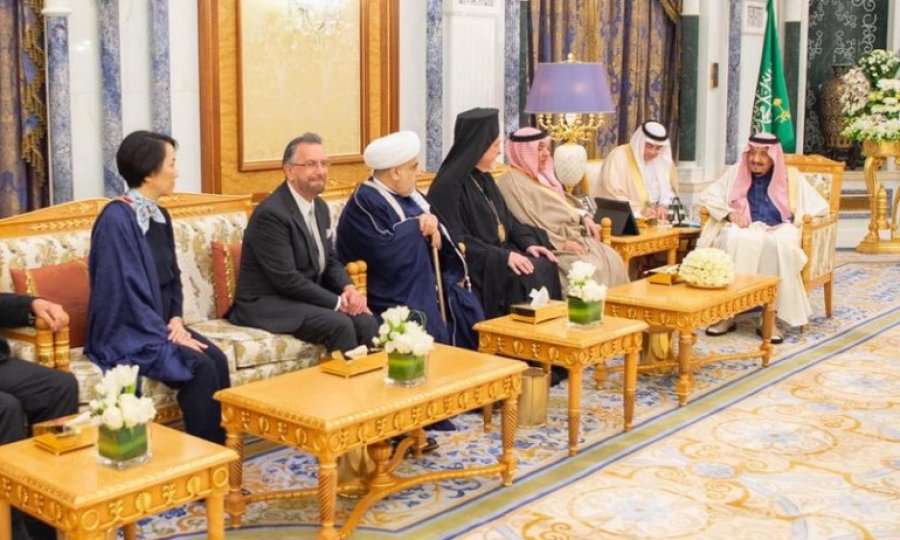 Suudi Arabistan Kralı sarayında İsrailli Haham Rosen’i kabul etti
