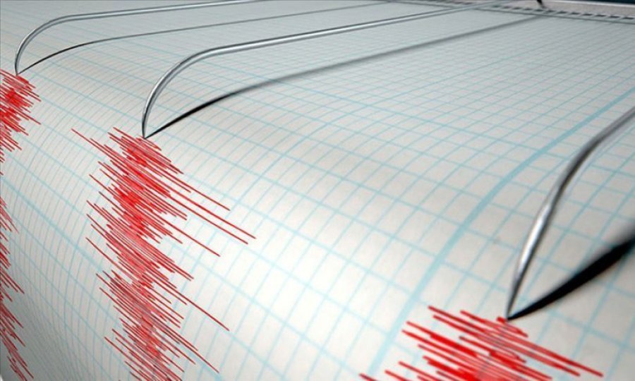 Endonezya'da 6,7 büyüklüğünde deprem