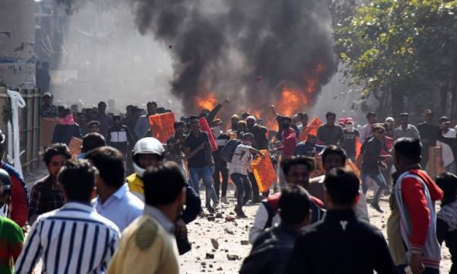 Hindistan'da vatandaşlık yasasına karşı protestolarda can kaybı artıyor