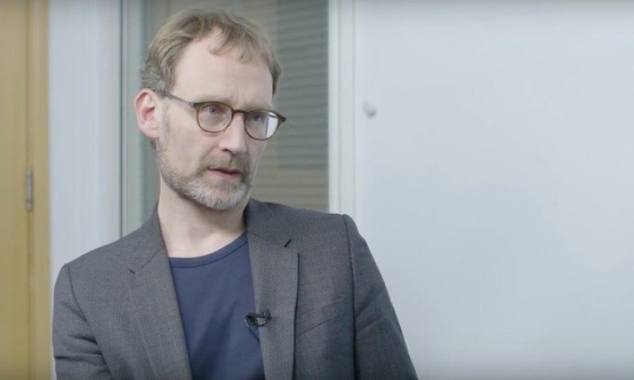 'Yarım milyon kişi ölür' diyen uzman enfekte oldu