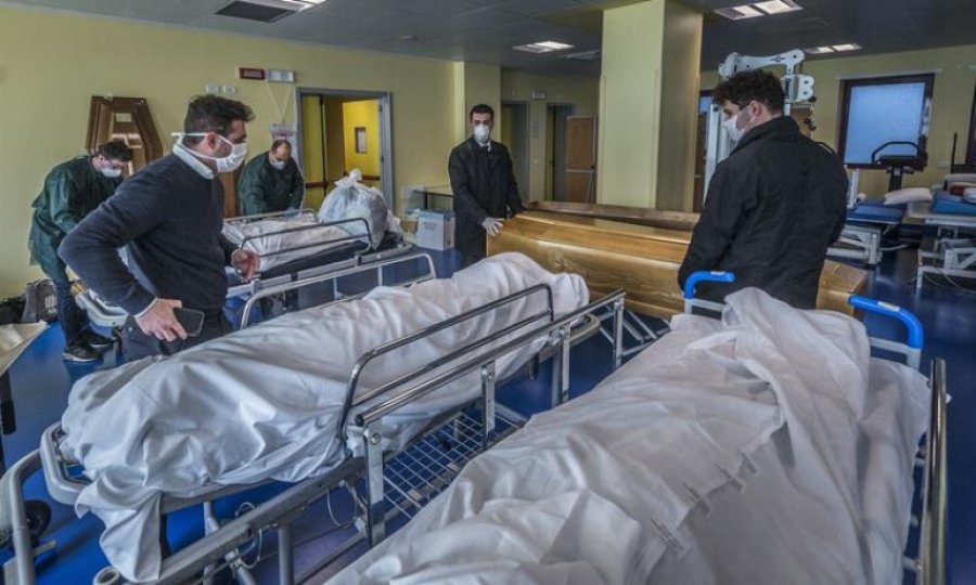 İtalya'da Kovid-19'dan ölenlerin sayısı 15 bin 887'ye yükseldi