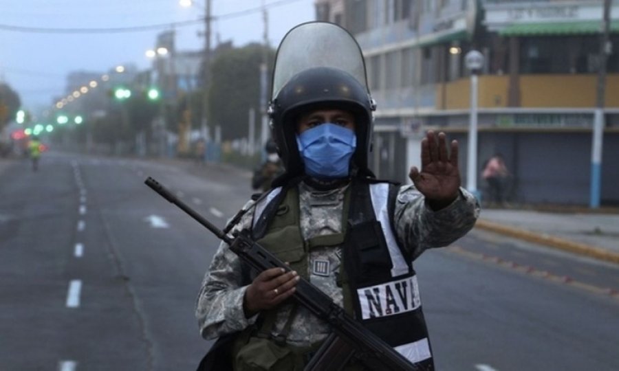 Peru'da kadınlar farklı erkekler farklı günlerde dışarı çıkabilecek