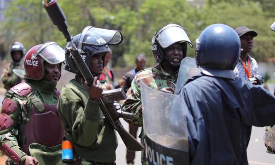 Kenya polisi sokağa çıkma yasağını ihlal eden 12 kişiyi öldürdü