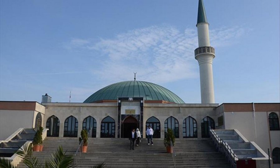 Kovid-19 ile mücadelenin sürdüğü Avusturya’da ibadethaneler mayısta açılacak