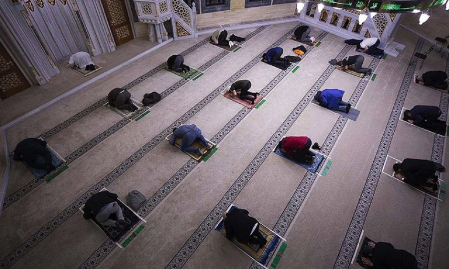 Almanya'da camiler 20 Mayıs'tan itibaren tamamen ibadete açılacak