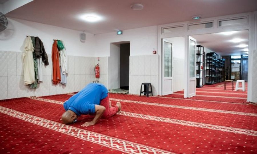 Fransa'da ibadethanelerdeki yasağa yargı engeli: Yasa dışı ihlal 