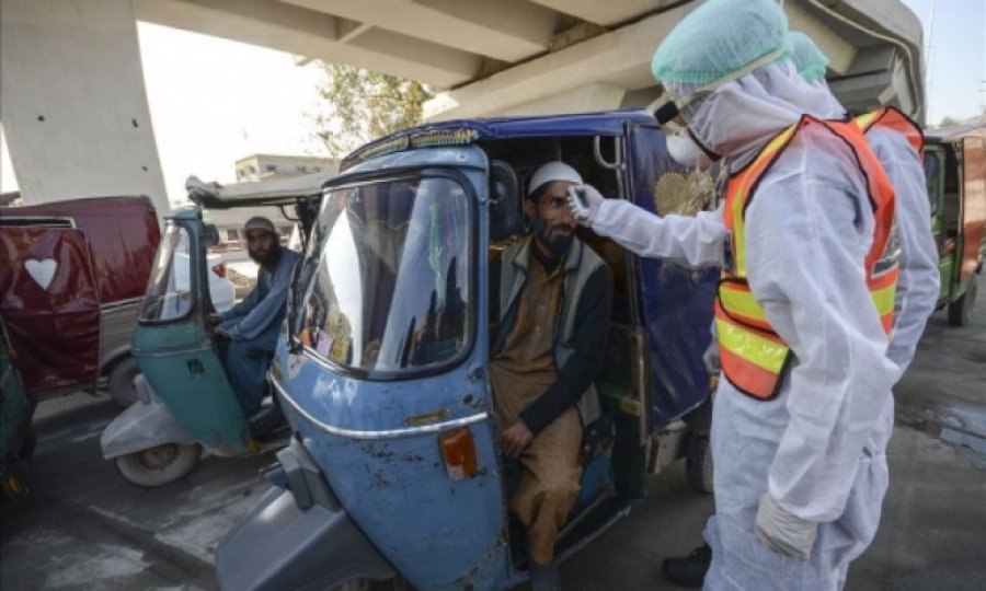 Pakistan'da Kovid-19'dan ölenlerin sayısı 1000'i geçti