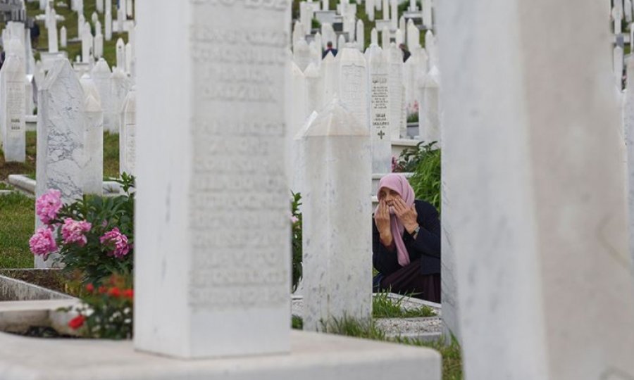 Bosna Hersek şehitleri dualarla anıldı