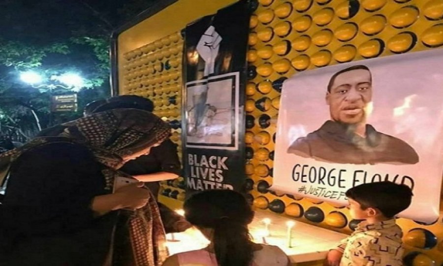 Meşhet halkı siyahi George Floyd anısına mum yaktı