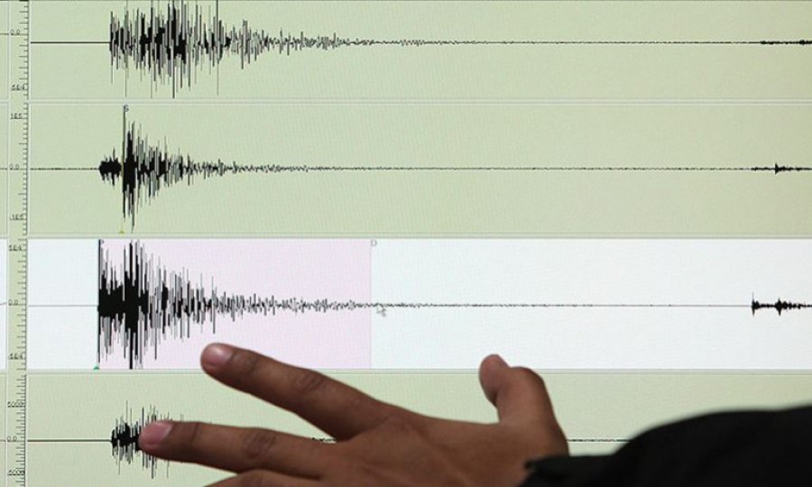 Endonezya'da 6 büyüklüğünde deprem